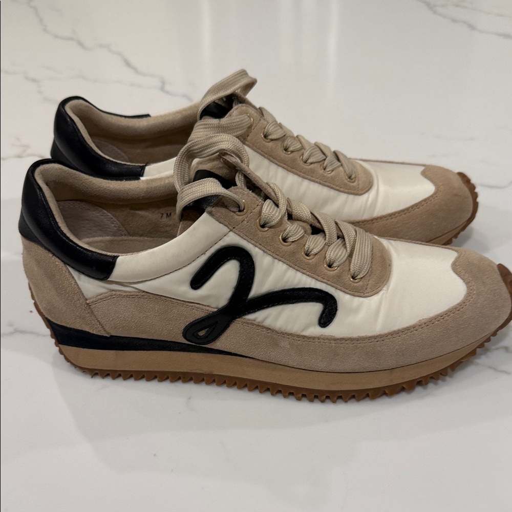 Vaneli Stylish Beige and Black Sneakers